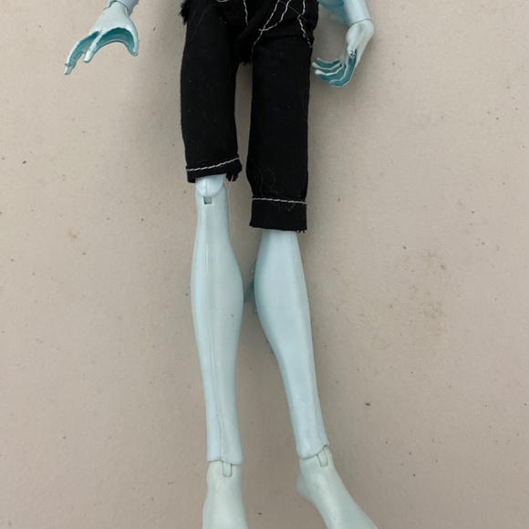 Monster High Gil Gillington Doll - Picture 3 of 6